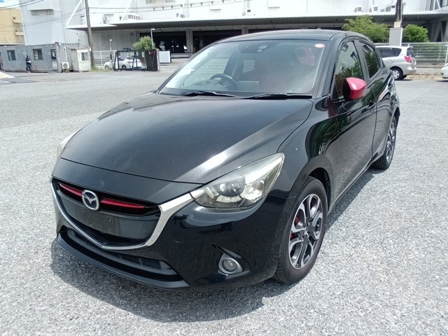 MAZDA DEMIO photo 2