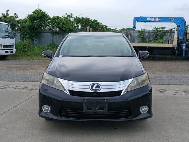LEXUS HS photo 2
