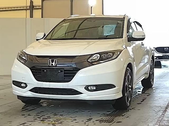 HONDA VEZEL photo 2