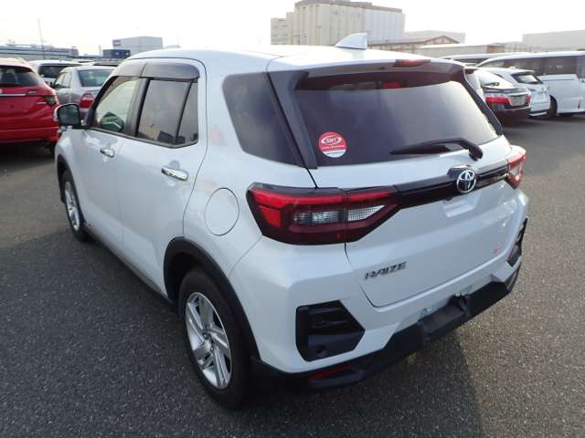 TOYOTA RAIZE photo 3