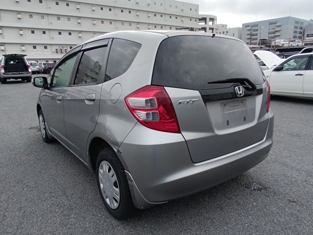 HONDA FIT photo 3