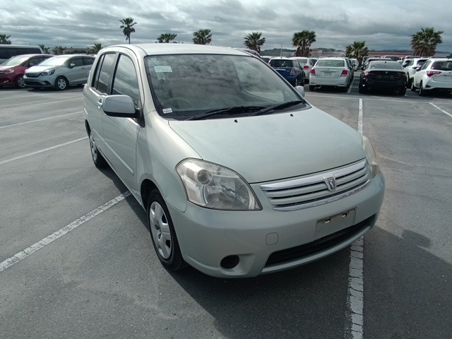 TOYOTA RAUM 2003