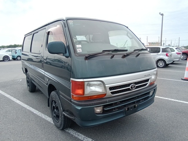 TOYOTA HIACE VAN 1998