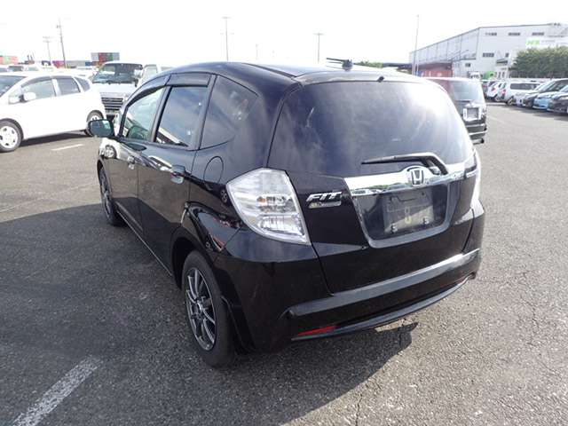 HONDA FIT HYBRID photo 3