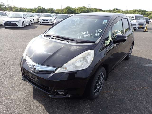HONDA FIT HYBRID photo 2