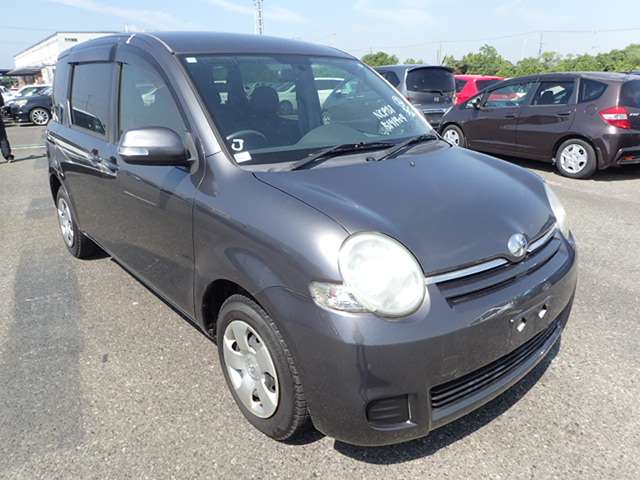 TOYOTA SIENTA 2013