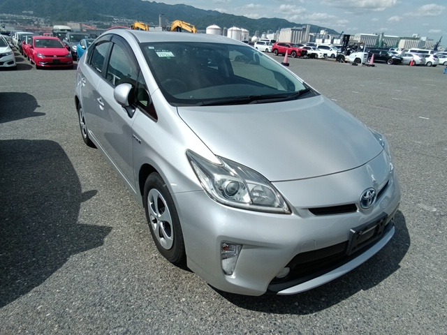 TOYOTA PRIUS 2015