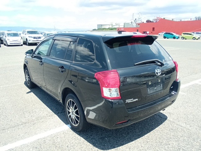 TOYOTA COROLLA FIELDER photo 3