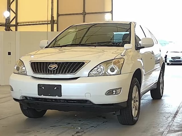 TOYOTA HARRIER photo 2