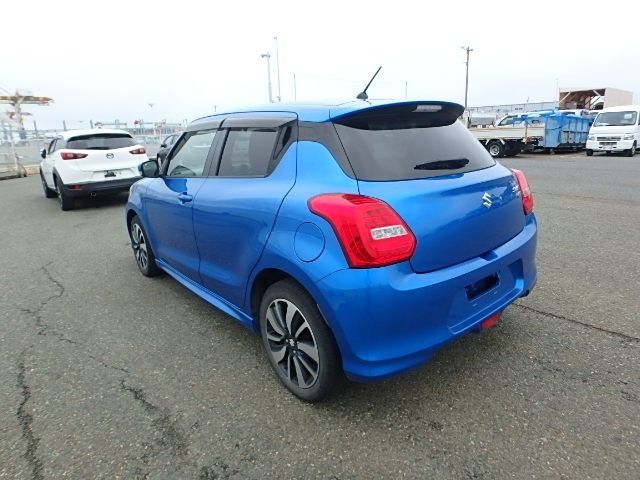 SUZUKI SWIFT photo 3