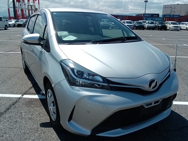 TOYOTA VITZ 2016