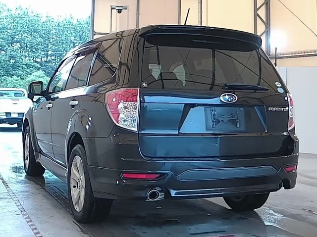 SUBARU FORESTER photo 3