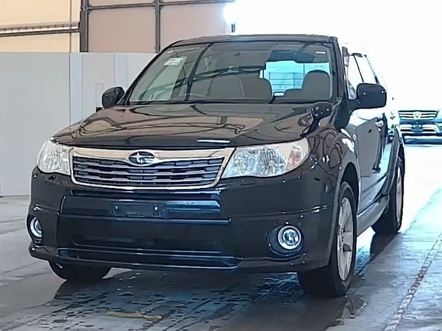 SUBARU FORESTER photo 2