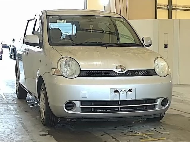 TOYOTA SIENTA 2005