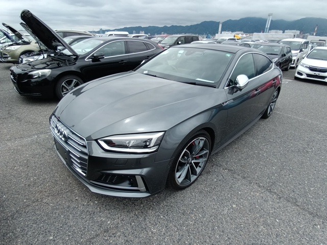 AUDI S5 SPORTBACK photo 2