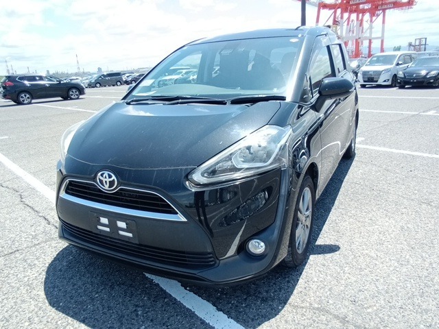 TOYOTA SIENTA photo 2