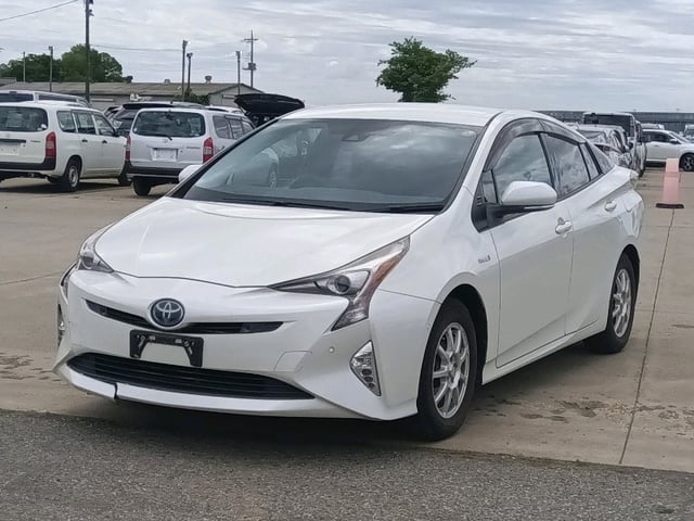 TOYOTA PRIUS photo 3