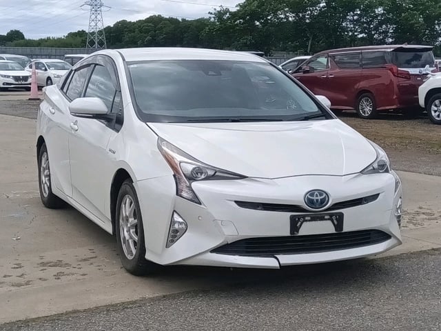TOYOTA PRIUS 2016