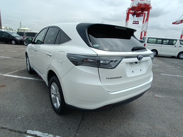 TOYOTA HARRIER photo 3