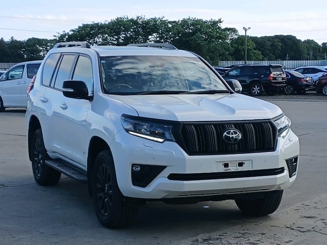 TOYOTA LAND CRUISER PRADO 2023