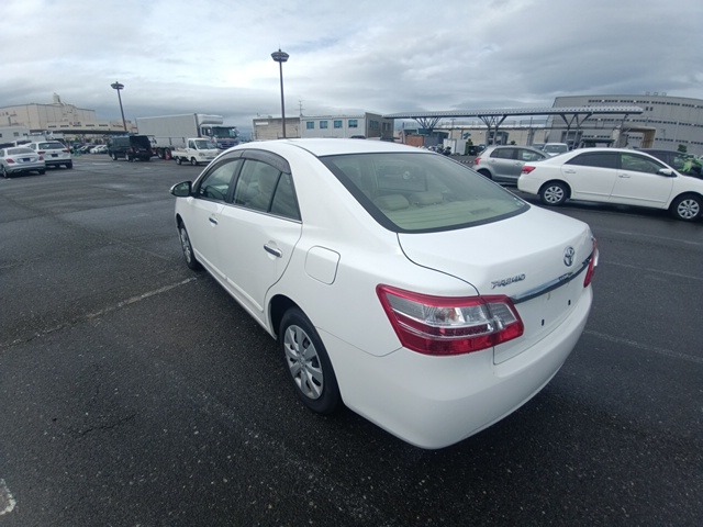 TOYOTA PREMIO photo 3