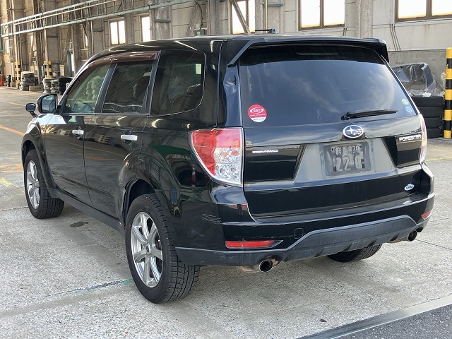 SUBARU FORESTER photo 3