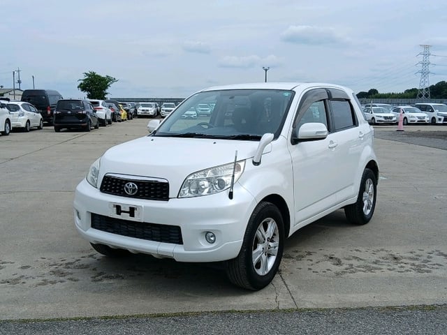 TOYOTA RUSH photo 3