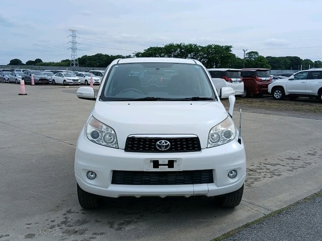 TOYOTA RUSH photo 2