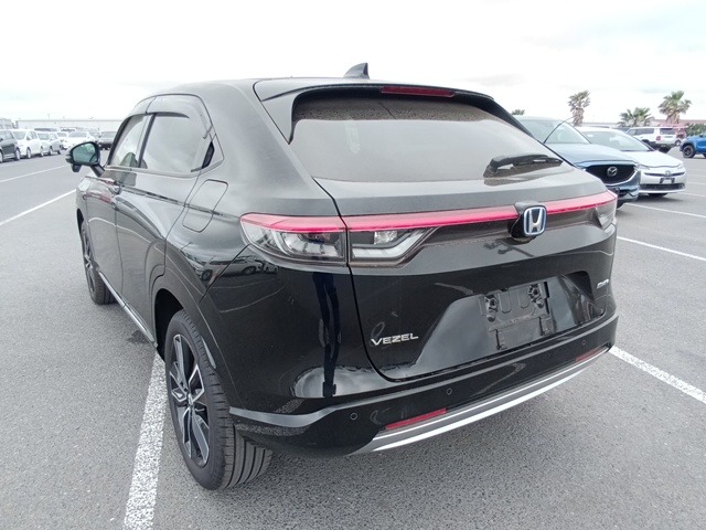 HONDA VEZEL photo 3