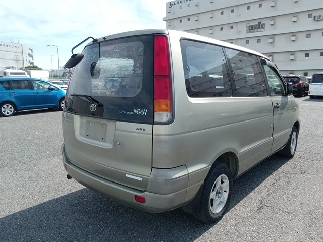 TOYOTA LITEACE NOAH photo 3