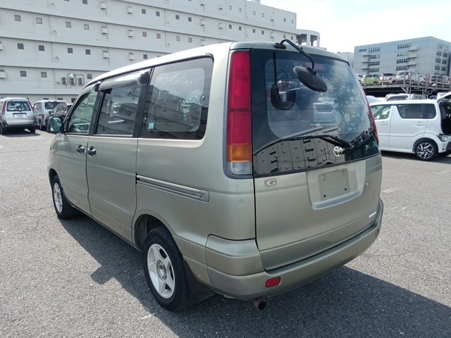 TOYOTA LITEACE NOAH photo 2