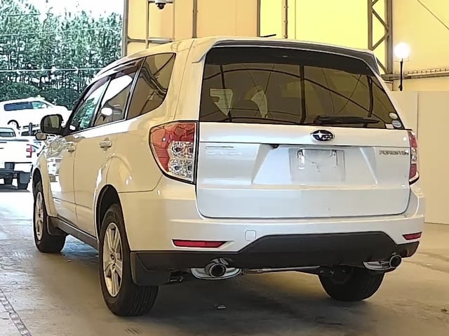 SUBARU FORESTER photo 3