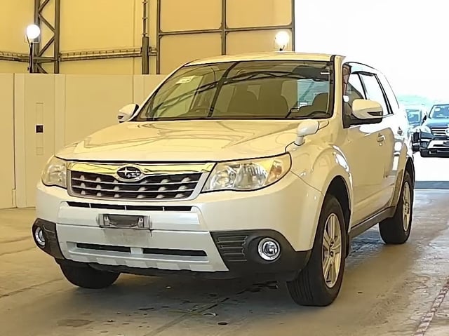 SUBARU FORESTER photo 2