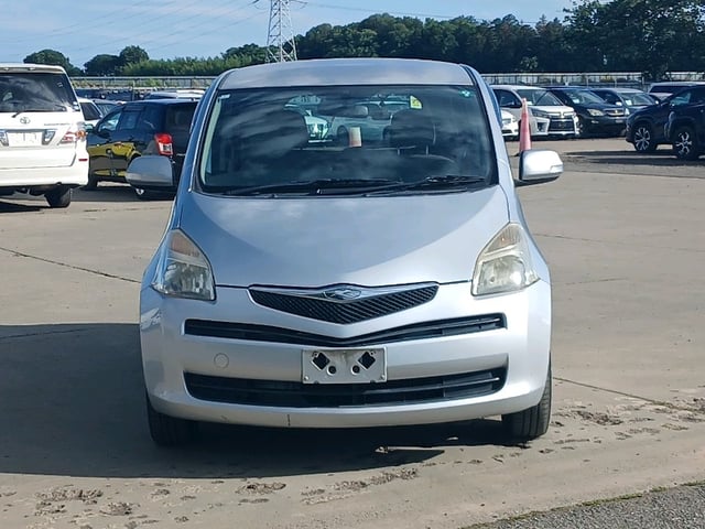 TOYOTA RACTIS photo 2