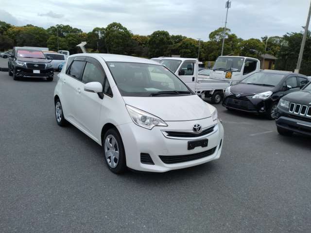 TOYOTA RACTIS 2015