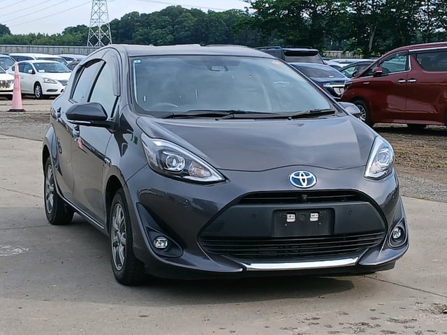 TOYOTA AQUA 2019