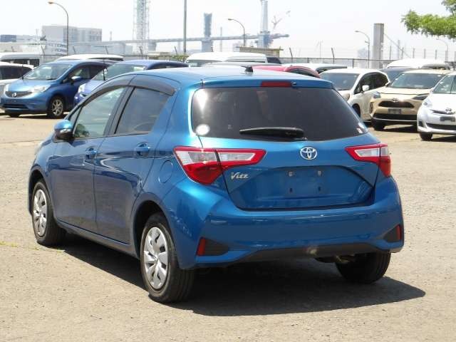 TOYOTA VITZ photo 3