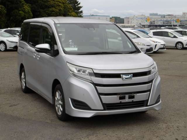 TOYOTA NOAH 2021
