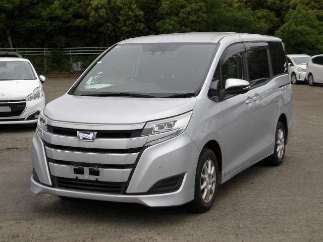 TOYOTA NOAH photo 2