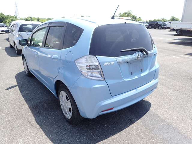 HONDA FIT HYBRID photo 3