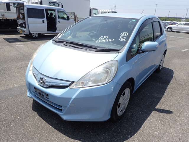 HONDA FIT HYBRID photo 2