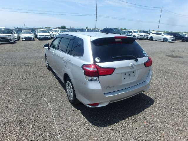 TOYOTA COROLLA FIELDER photo 3