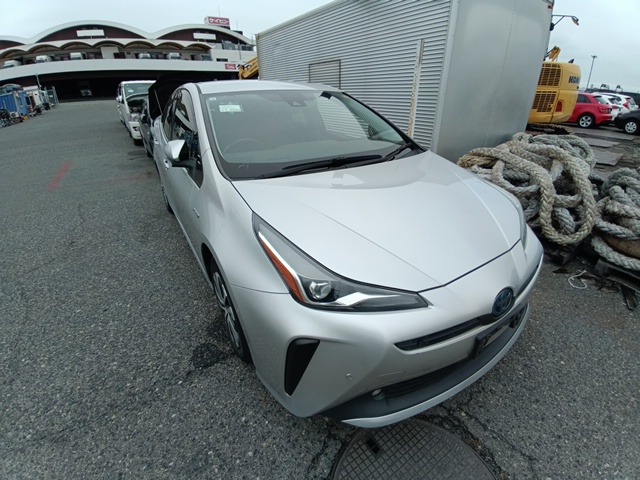 TOYOTA PRIUS 2019
