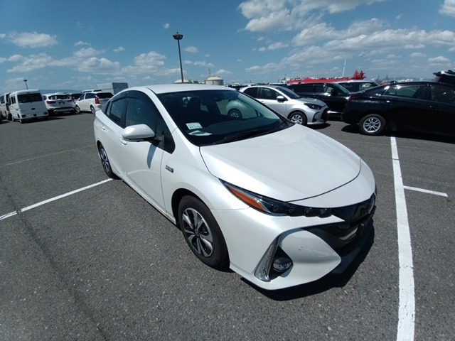TOYOTA PRIUS PHV 2021