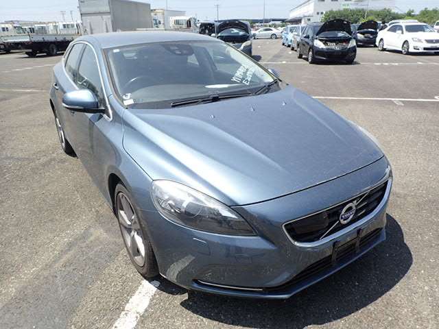 VOLVO V40 2013