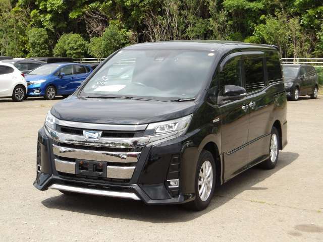 TOYOTA NOAH photo 2