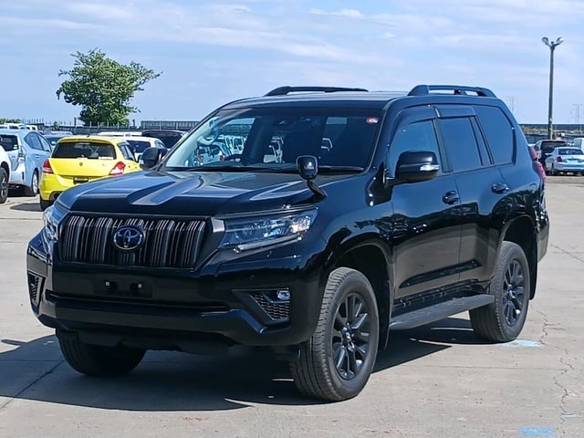 TOYOTA LAND CRUISER PRADO photo 3