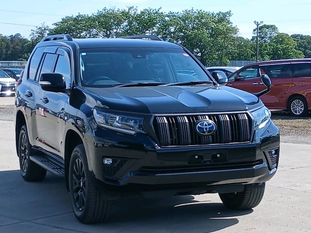 TOYOTA LAND CRUISER PRADO 2023