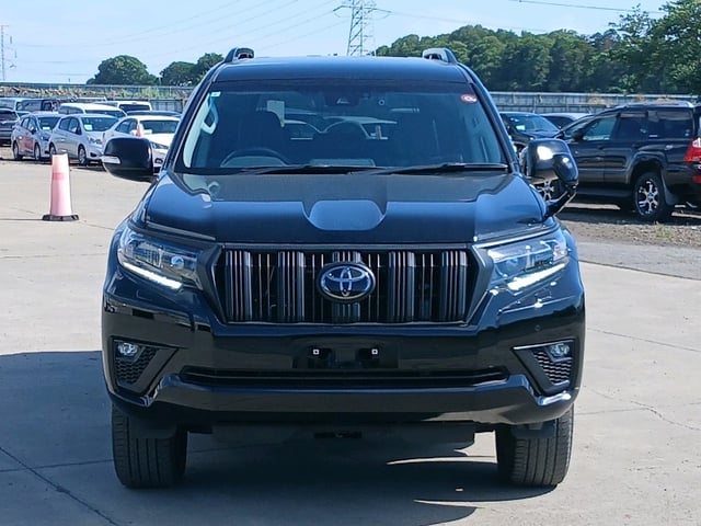 TOYOTA LAND CRUISER PRADO photo 2