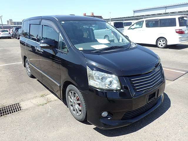 TOYOTA NOAH 2008